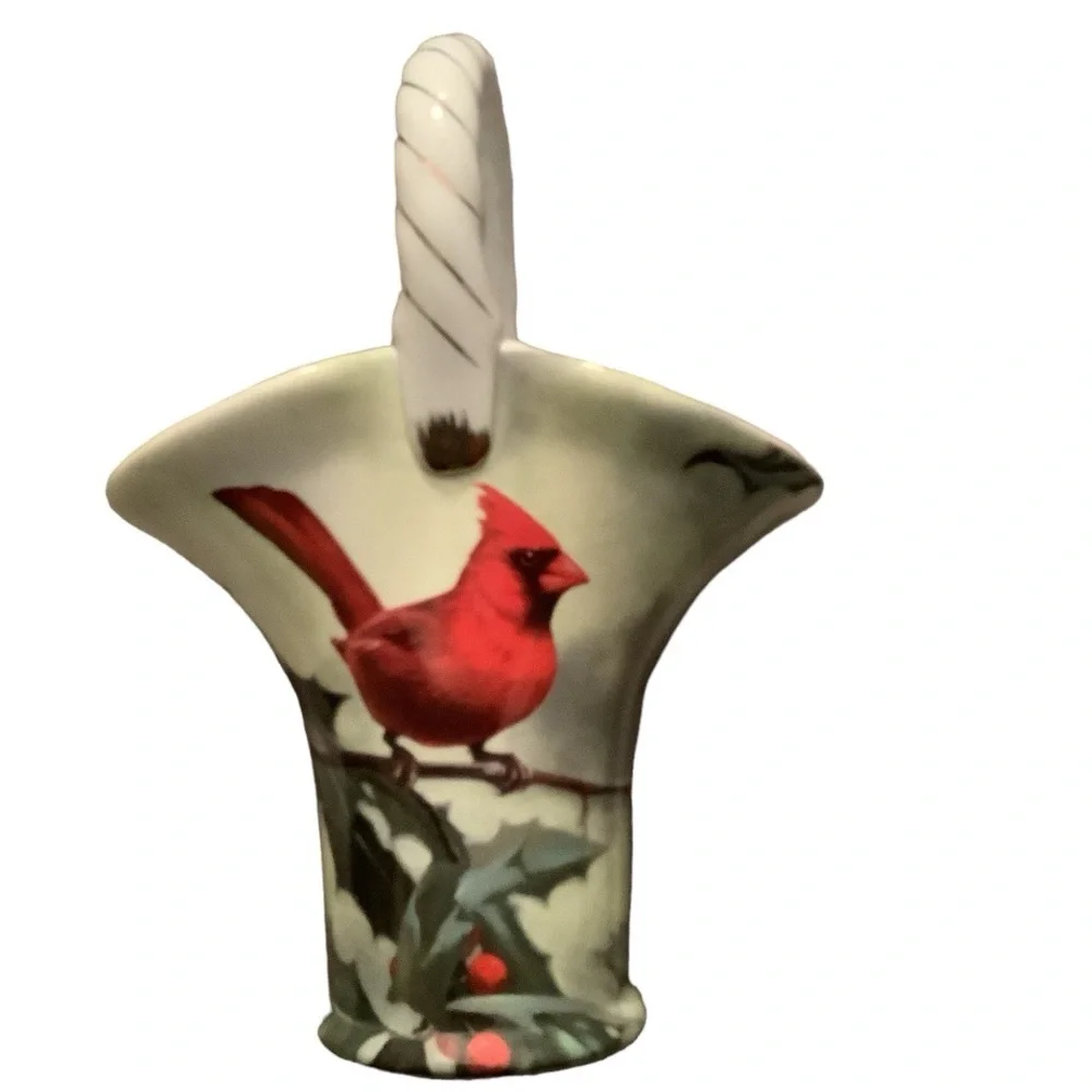 Hautman Brothers Collection Vintage Basket Cardinal in Holly